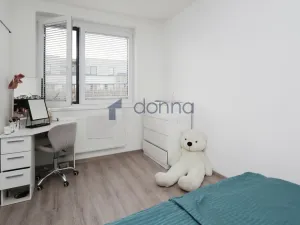 Pronájem bytu 2+kk, Praha, Makedonská, 49 m2