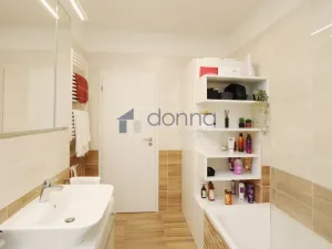 Pronájem bytu 2+kk, Praha, Makedonská, 49 m2