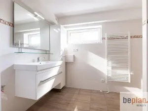 Prodej rodinného domu, Drnholec, Tyršova, 300 m2