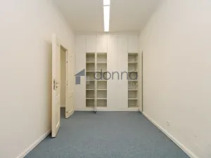 Pronájem kanceláře, Praha, Bieblova, 89 m2