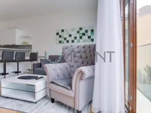 Pronájem bytu 2+kk, Praha - Smíchov, Mozartova, 46 m2