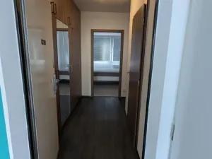 Pronájem bytu 2+kk, Praha - Podolí, Pujmanové, 39 m2