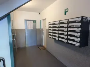 Pronájem bytu 2+kk, Praha - Podolí, Pujmanové, 39 m2