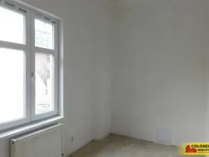 Pronájem obchodního prostoru, Znojmo, Pražská, 400 m2