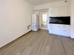 Pronájem bytu 2+kk, Praha, Velvarská, 38 m2
