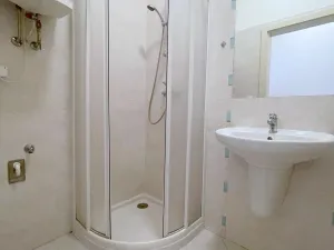 Pronájem bytu 1+kk, Praha - Nusle, Nuselská, 31 m2