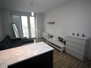 Pronájem bytu 2+kk, Praha - Strašnice, Ke Strašnické, 36 m2