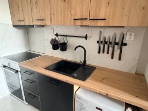 Prodej bytu 2+kk, Praha, Bazovského, 42 m2