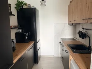 Prodej bytu 2+kk, Praha, Bazovského, 42 m2