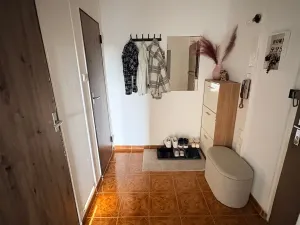 Prodej bytu 2+kk, Praha, Bazovského, 42 m2