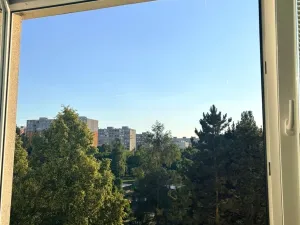 Prodej bytu 2+kk, Praha, Bazovského, 42 m2