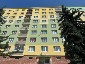 Pronájem bytu 1+1, Chomutov, Pod Břízami, 36 m2