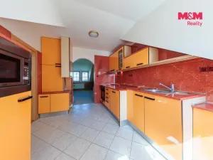 Prodej bytu 3+1, Ostrov, Masarykova, 87 m2