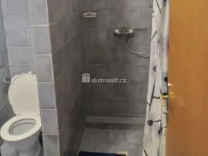 Pronájem atypického bytu, Praha - Dolní Chabry, Ústecká, 17 m2