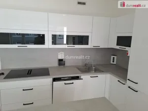 Pronájem bytu 1+kk, Praha - Nusle, Nuselská, 34 m2