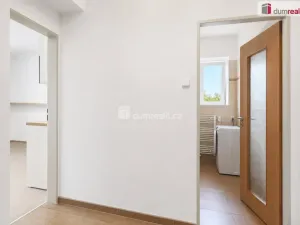 Pronájem bytu 1+kk, Praha - Březiněves, Na hlavní, 30 m2