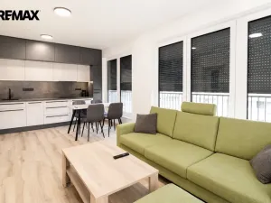 Pronájem bytu 3+kk, Praha - Hloubětín, Poděbradská, 70 m2