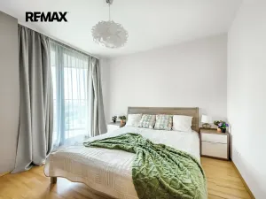 Pronájem bytu 2+kk, Praha - Žižkov, Ke kapslovně, 70 m2
