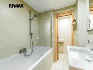 Pronájem bytu 2+kk, Praha - Žižkov, Ke kapslovně, 70 m2