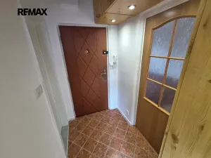 Pronájem bytu 1+1, Rosice, Komenského náměstí, 31 m2