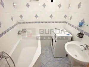 Pronájem bytu 2+kk, Praha - Troja, Hnězdenská, 36 m2