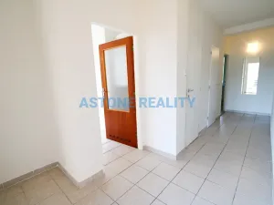 Pronájem bytu 3+1, Praha - Modřany, Hřebíkova, 76 m2
