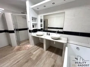 Pronájem rodinného domu, Šardice, 172 m2