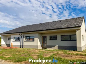 Prodej rodinného domu, Hevlín, 81 m2