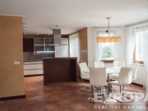 Prodej rodinného domu, Pardubice, MUDr. Ducháčkové, 226 m2