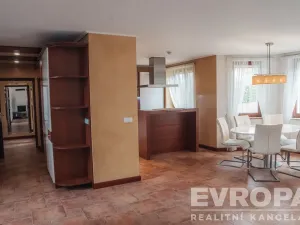 Prodej rodinného domu, Pardubice, MUDr. Ducháčkové, 226 m2