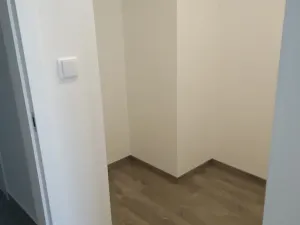 Pronájem bytu 2+kk, Praha - Holešovice, Jankovcova, 60 m2