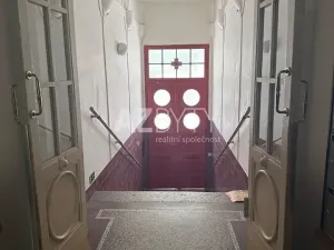 Pronájem bytu 1+kk, Praha - Bubeneč, Jaselská, 29 m2