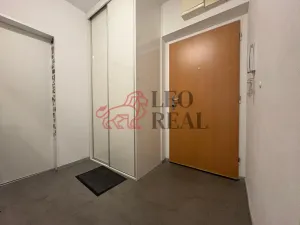 Pronájem bytu 2+kk, Praha - Troja, Hnězdenská, 56 m2