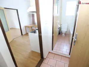 Pronájem bytu 1+1, Bečov nad Teplou, Nádražní, 33 m2
