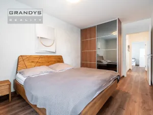 Pronájem bytu 3+kk, Praha, K Beranovu, 77 m2