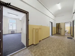 Prodej kanceláře, Karlovy Vary, Jaltská, 61 m2