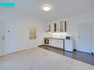 Pronájem bytu 2+kk, Olomouc, Šmeralova, 43 m2