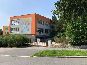 Pronájem garážového stání, Praha - Motol, Kudrnova, 18 m2