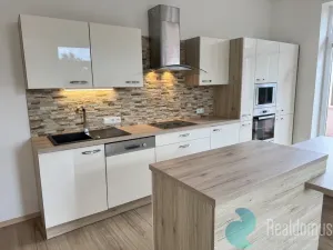 Pronájem bytu 2+1, Včelná, 79 m2