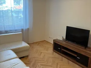 Pronájem bytu 2+1, Pardubice, Bratranců Veverkových, 51 m2