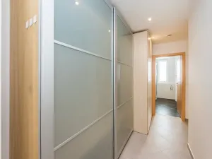Pronájem bytu 1+kk, Praha - Horní Měcholupy, Mantovská, 45 m2