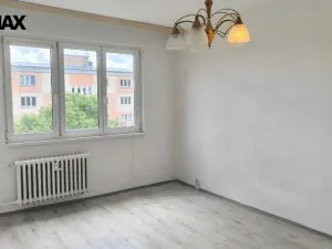 Prodej bytu 2+1, Rotava, Sídliště, 53 m2