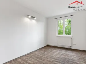 Prodej bytu 2+1, Nupaky, Slunečná, 47 m2