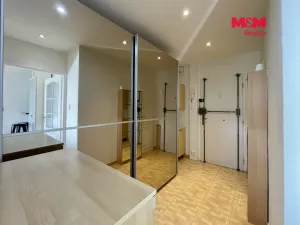 Pronájem bytu 2+kk, Praha - Prosek, Vysočanská, 37 m2