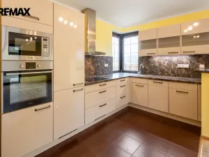 Prodej rodinného domu, Jenišov - Pod Rohem, K Rohu, 205 m2