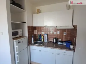Pronájem bytu 1+kk, Praha - Háje, Bajkonurská, 27 m2