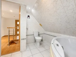Prodej rodinného domu, Hora Svatého Šebestiána, 295 m2