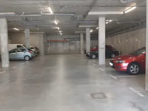 Pronájem garážového stání, Brno - Starý Lískovec, U Leskavy, 15 m2