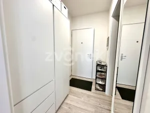 Pronájem bytu 1+kk, Zlín, Tyršovo nábřeží, 33 m2