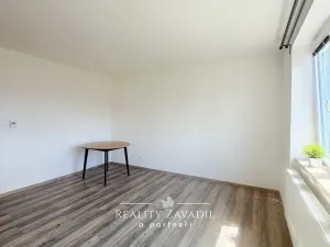 Prodej bytu 3+1, Pardubice, Sezemická, 58 m2